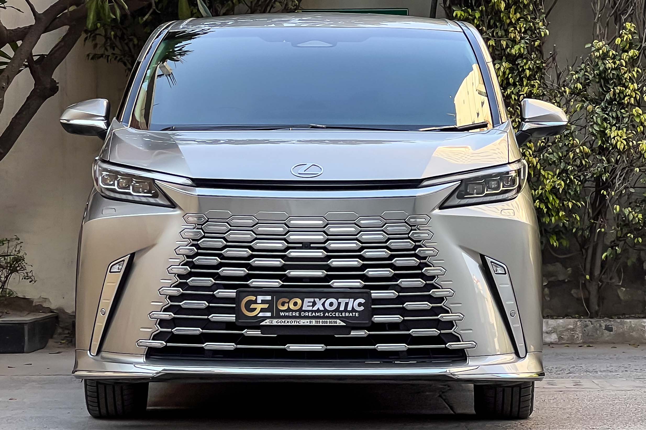 2024 LEXUS LM350h 4 SEATER ULTRA LUXURY