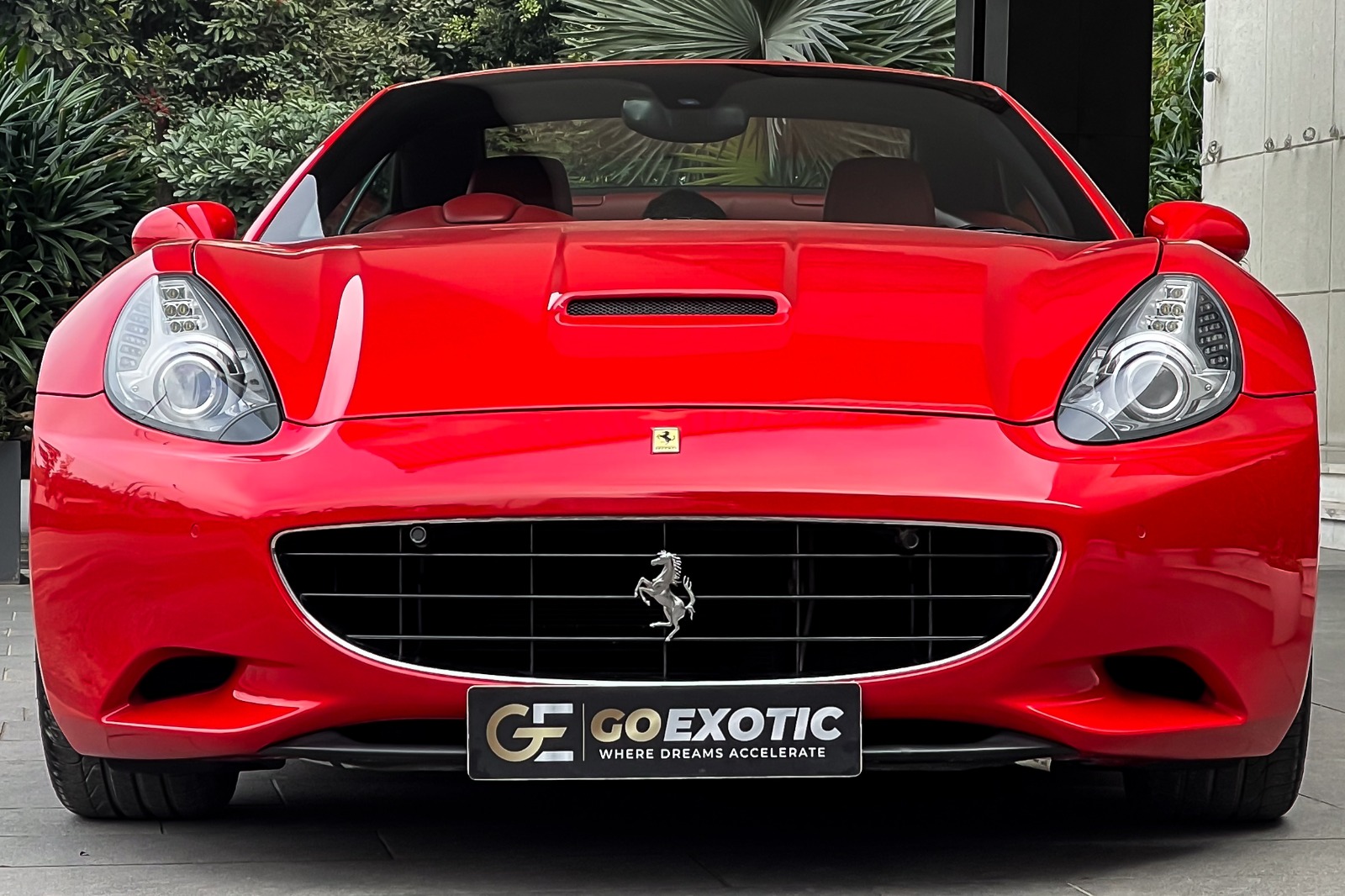 2013 FERRARI CALIFORNIA  pre-owned luxury car