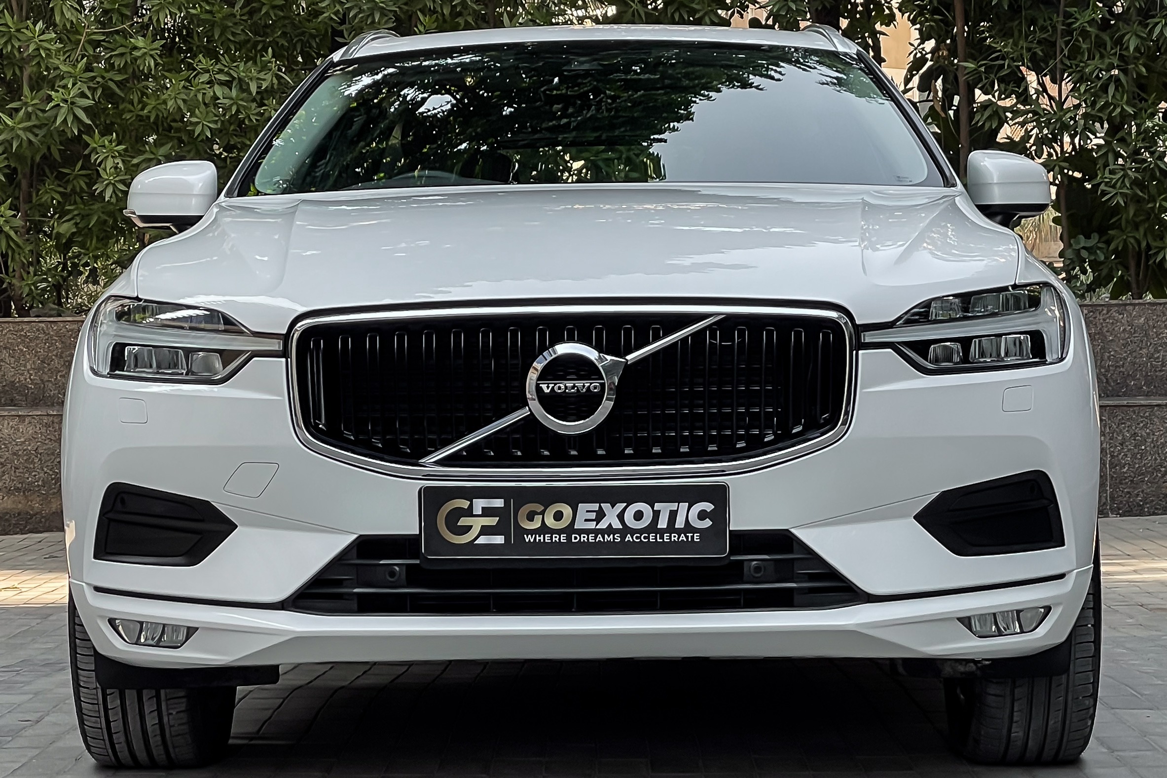 2018 VOLVO XC60 D4 MOMENTUM pre-owned luxury car