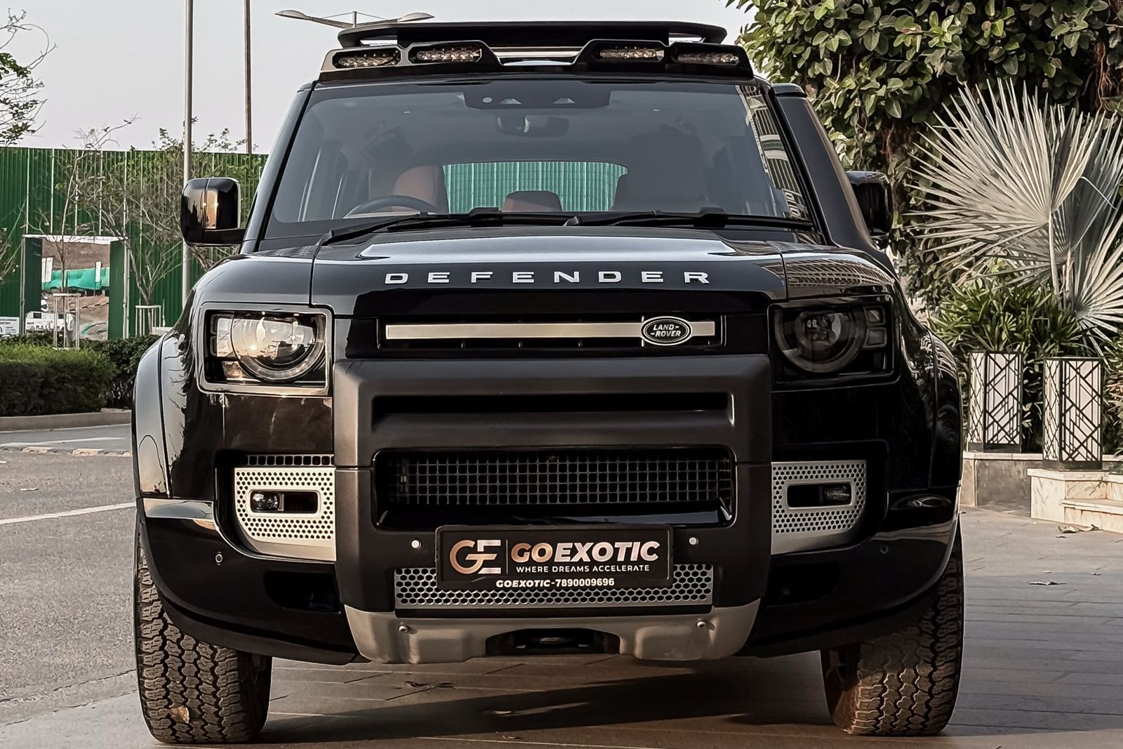 2023 LAND ROVER DEFENDER HSE pre-owned luxury car