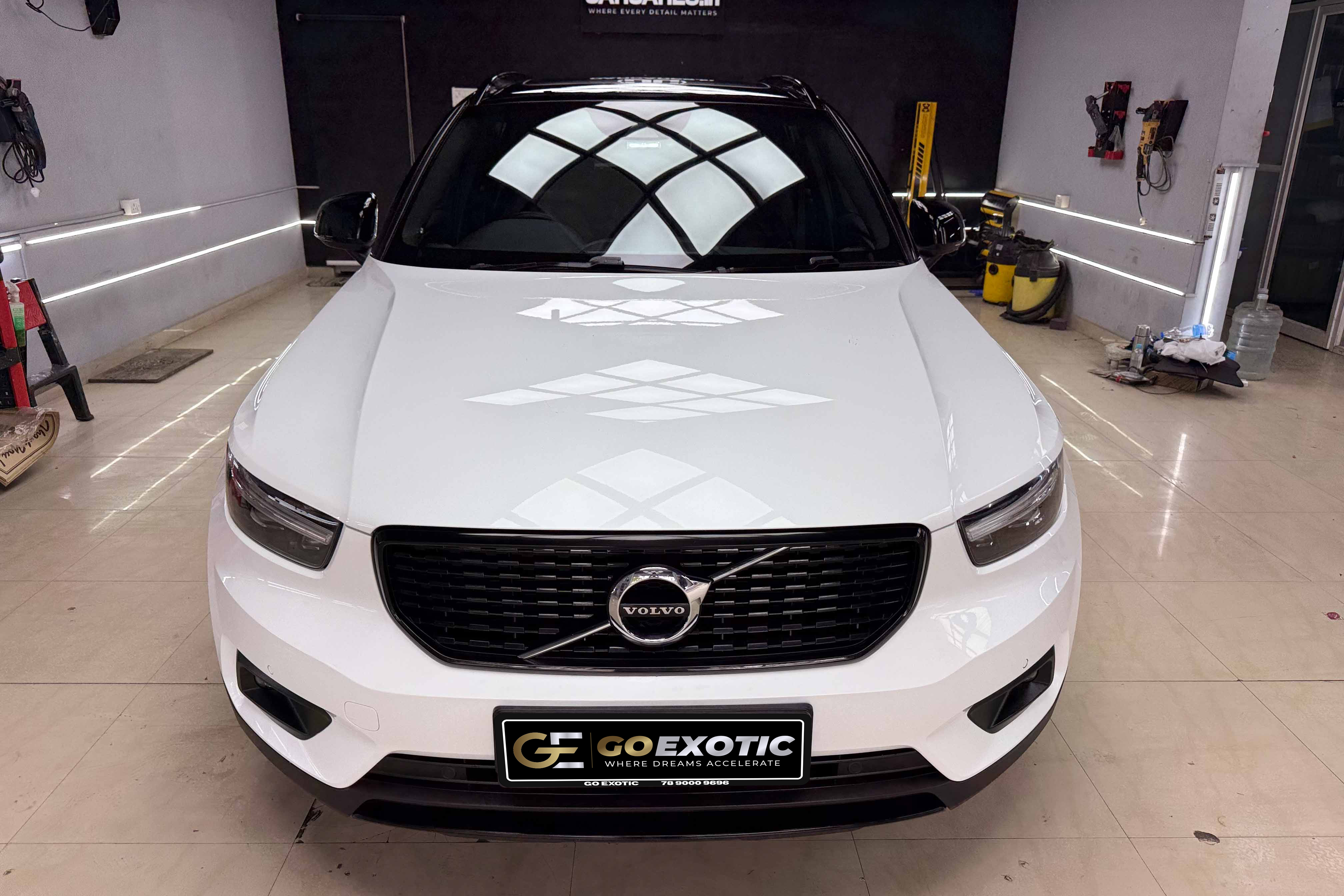 2022 VOLVO XC40 T4 R DESIGN 