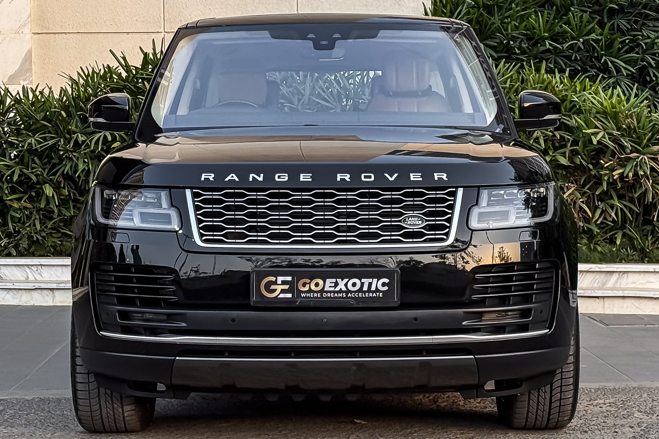 Range Rover Rouge Se Buy 2019 Range Rover Vogue SE LWB – Santorini Black, Engineered for ...